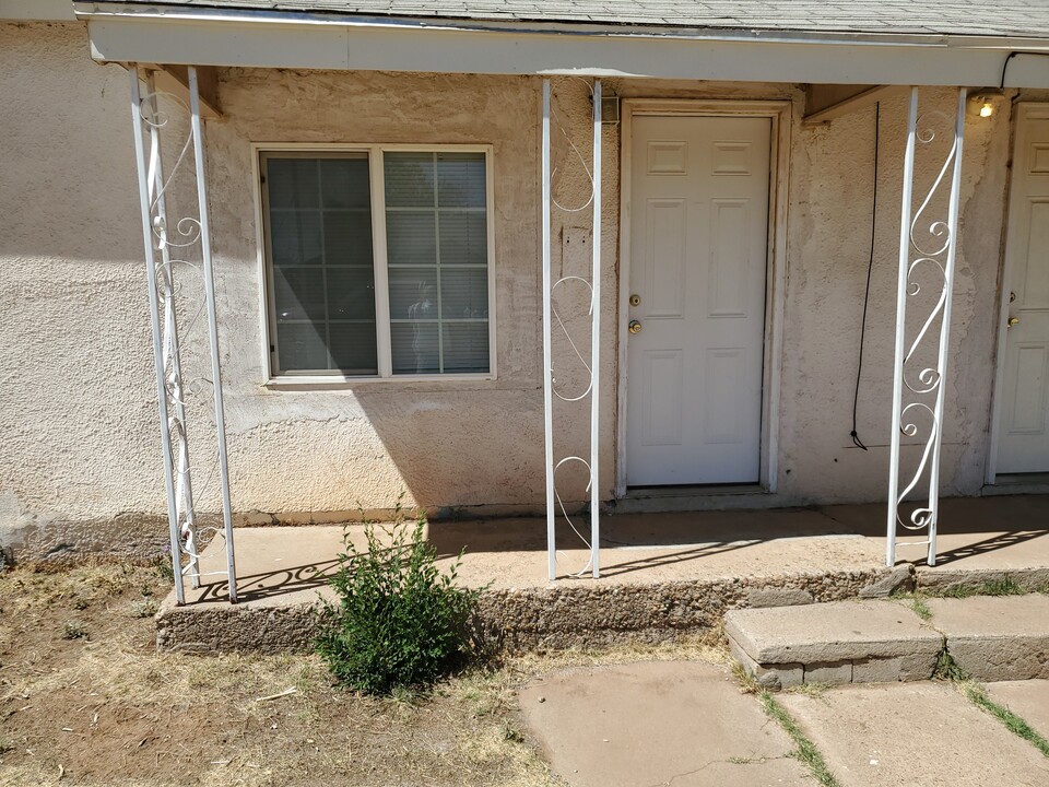 806 W Plaza Dr, Unit #B in Clovis, NM - Foto de edificio