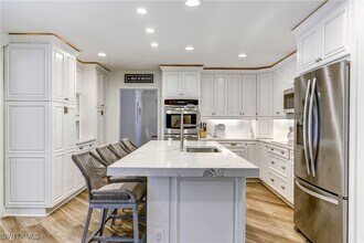 370 6th Ave S in Naples, FL - Building Photo - Building Photo