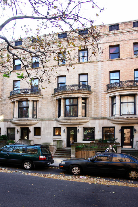10 Pierrepont St in Brooklyn, NY - Foto de edificio