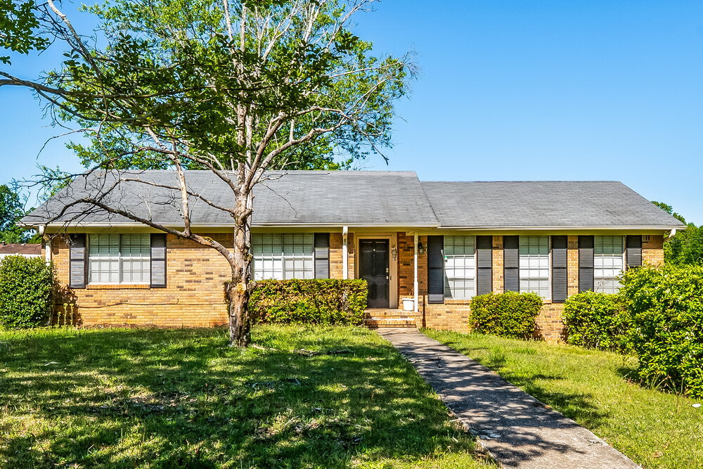 132 4th Plaza in Pleasant Grove, AL - Building Photo