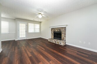 818 Burton Ridge Dr in Loganville, GA - Building Photo - Building Photo