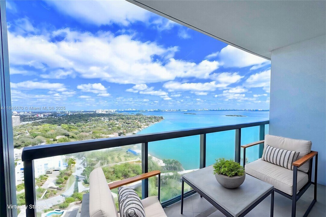 601 NW 36th St in Miami, FL - Foto de edificio