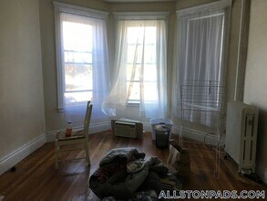 1350 Commonwealth Ave in Boston, MA - Building Photo - Building Photo
