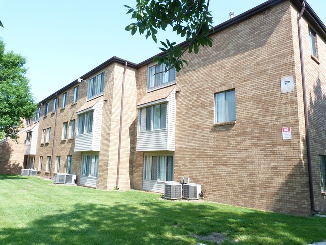 Castlewood Apartments