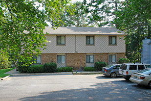 2732 Donovan Ct Apartments