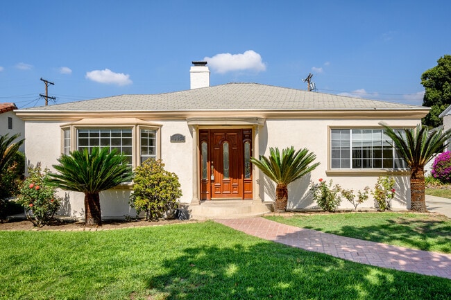 905 Graynold Ave in Glendale, CA - Building Photo - Building Photo