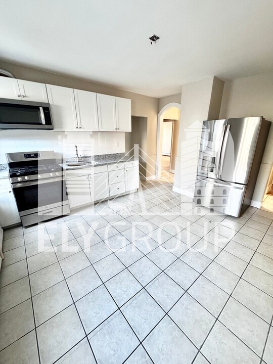 119 Day St, Unit 1 in Fitchburg, MA - Building Photo