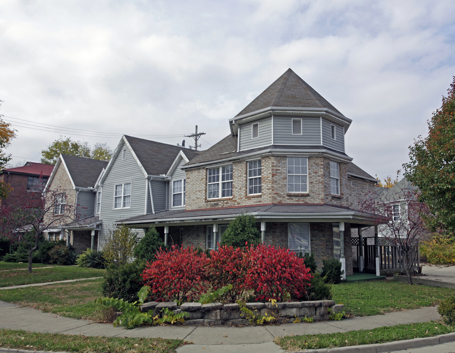 819-823 Riverview Ter in Dayton, OH - Building Photo