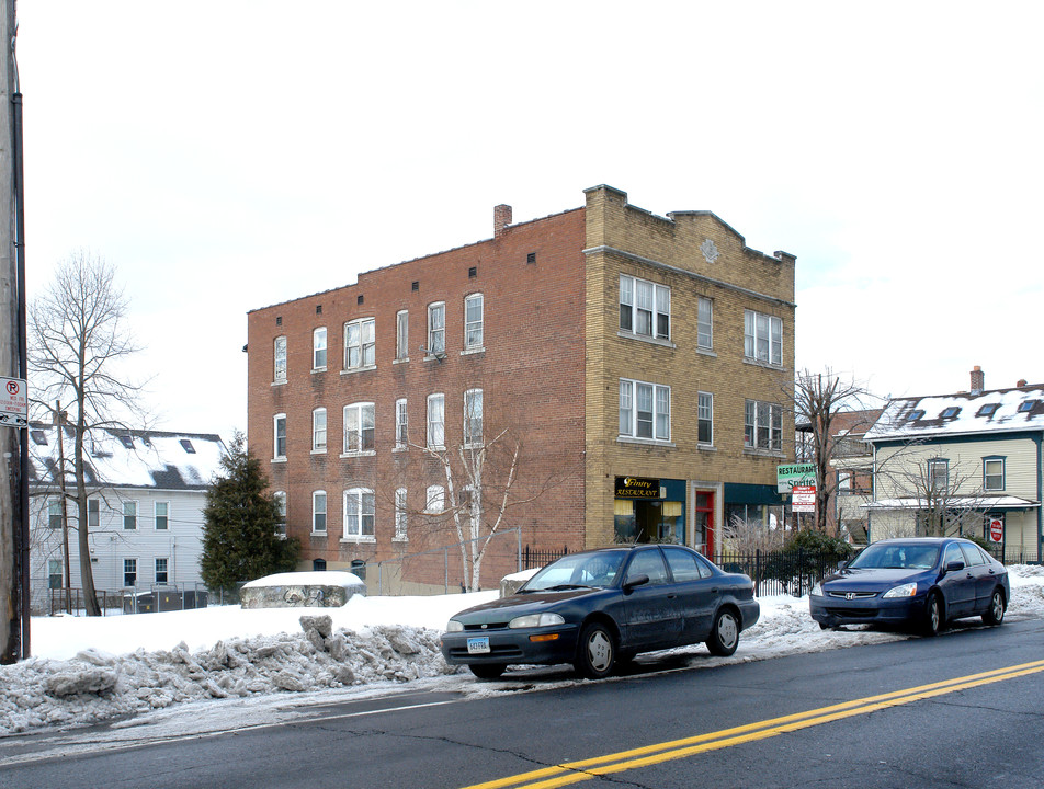 241-243 Zion St in Hartford, CT - Building Photo