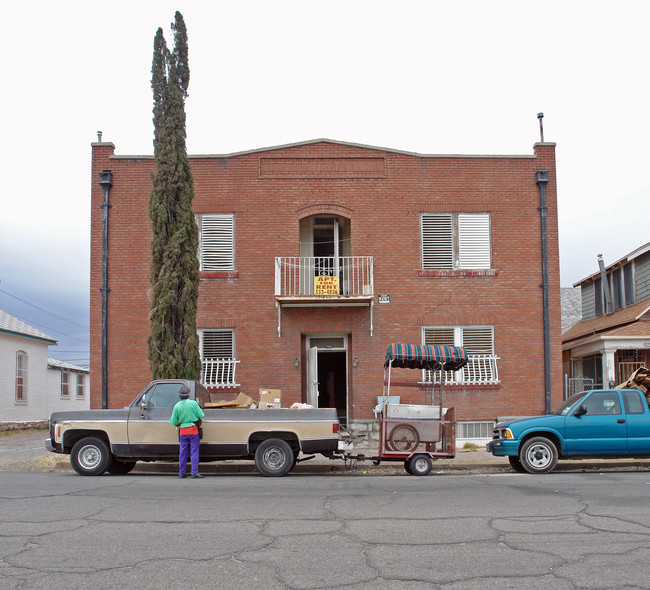 708 N Ochoa St in El Paso, TX - Building Photo - Building Photo