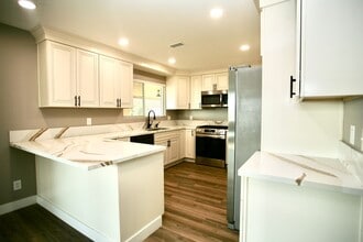 9978 Valle Caballo Ln in El Cajon, CA - Building Photo - Building Photo