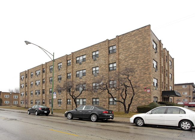 1950 W Devon Ave in Chicago, IL - Building Photo - Building Photo