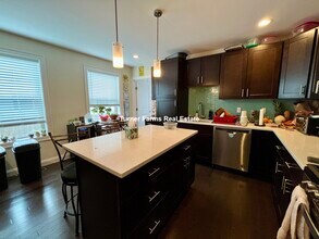 476 Fulton St, Unit 3 in Medford, MA - Building Photo - Building Photo