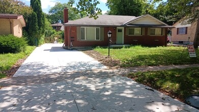 568 Viscount Rd in London, ON - Building Photo - Building Photo