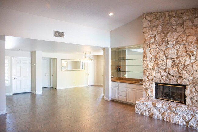 40588 Clover Ln in Palm Desert, CA - Building Photo - Building Photo