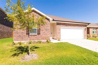 5508 Brownstone Ln in Crowley, TX - Building Photo - Building Photo