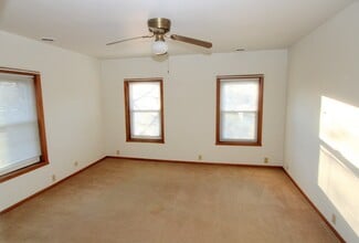 609 Blakely St in Woodstock, IL - Building Photo - Building Photo