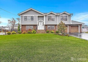 118 Arlington Ave in South Plainfield, NJ - Building Photo