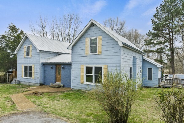 5675 Hall Ln in Springfield, TN - Foto de edificio