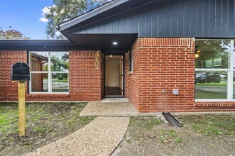 4903 Mayflower St in Houston, TX - Building Photo - Building Photo