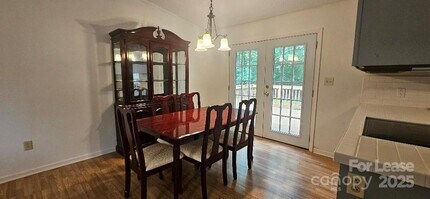 8106 Tamalpais Ct in Charlotte, NC - Foto de edificio - Building Photo