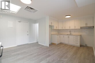 201 Augusta Ave in Toronto, ON - Building Photo - Building Photo