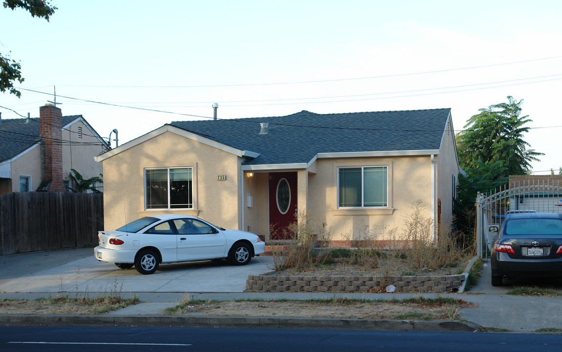 235 N 11th St in San Jose, CA - Foto de edificio