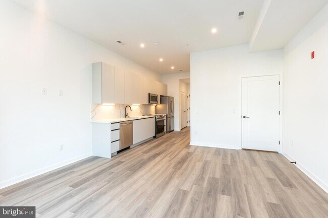 property at 3120 W Jefferson St