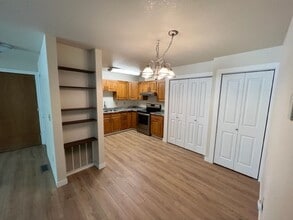 6031 Chevigny St in Anchorage, AK - Building Photo - Building Photo