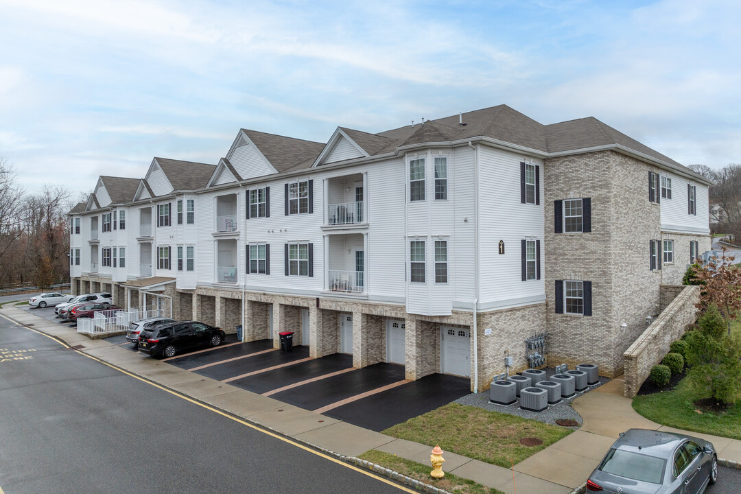 Chelsea Square in Morganville, NJ - Foto de edificio