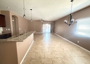 371 W Flame Tree Ave in San Tan Valley, AZ - Building Photo - Building Photo