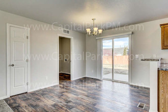 14098 Blue Ridge St in Caldwell, ID - Foto de edificio - Building Photo