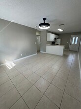 4810 Davis Rd in Lake Worth Beach, FL - Building Photo - Building Photo