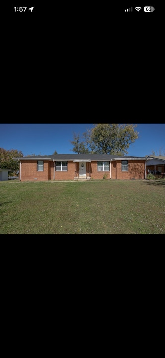 166 E 16th St in Cookeville, TN - Foto de edificio