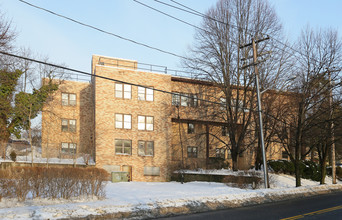 320 Nassau Rd in Huntington, NY - Building Photo - Building Photo