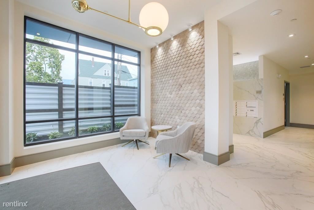 214 Market St-Unit -Apt 208 in Boston, MA - Building Photo