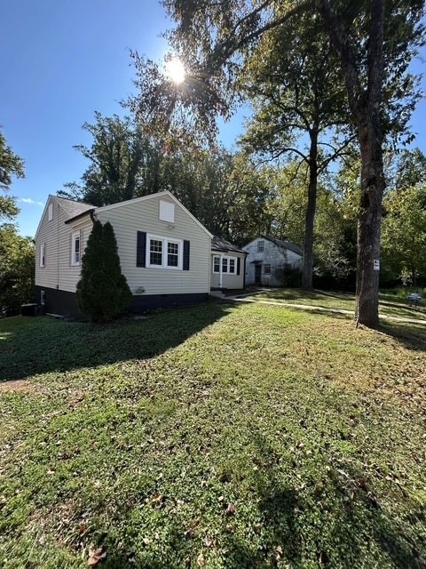 property at 1303 Oakgrove Ave