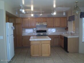 1982 W Peninsula Cir in Chandler, AZ - Building Photo - Building Photo