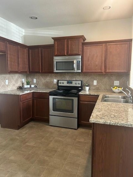 6824 Pascal Way in Fort Worth, TX - Building Photo