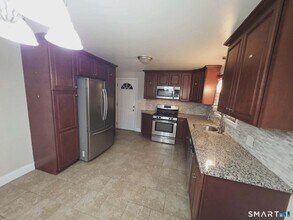 271 Gaylord Dr in Waterbury, CT - Building Photo - Building Photo