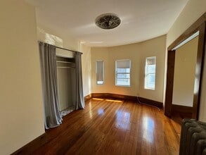 243 Highland Ave, Unit 2 in Somerville, MA - Foto de edificio - Building Photo