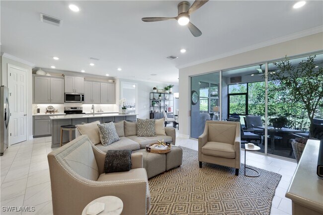 28025 Seasons Tide Ave in Bonita Springs, FL - Foto de edificio - Building Photo