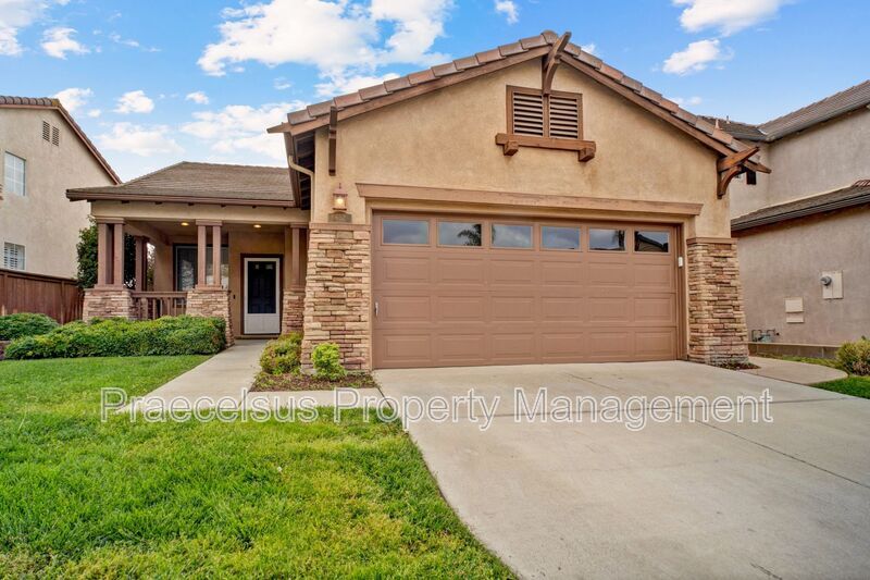 652 Rocking Horse Dr in Chula Vista, CA - Building Photo