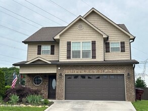 1017 Brighton Dr in Alcoa, TN - Building Photo - Building Photo