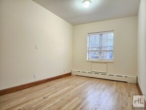 Renovated 1-Bedroom with Balcony | 2nd Floor | Prime Woodside/Sunnyside Location, Unit 2 in Queens, NY - Foto de edificio - Building Photo