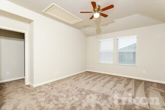 13520 Paxton Blvd in Saint Hedwig, TX - Building Photo - Building Photo