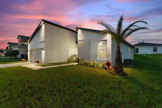 135 Athabasca Dr in Poinciana, FL - Building Photo - Building Photo