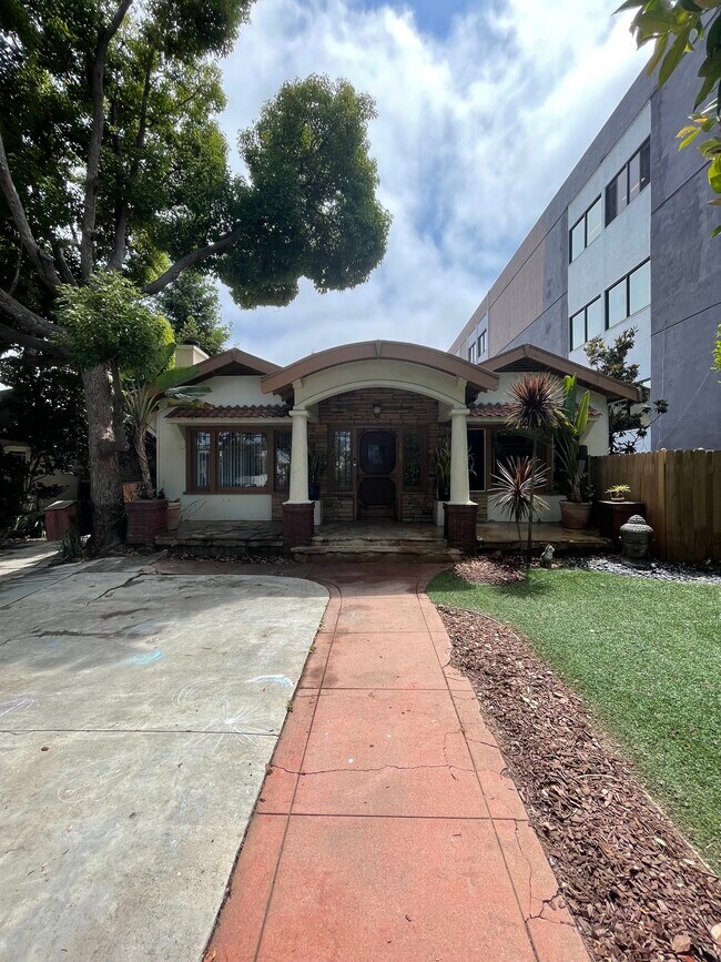 1465 Wellesley Ave Rentals in Los Angeles, CA