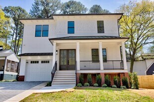 2611 Charlesgate Ave in Decatur, GA - Building Photo