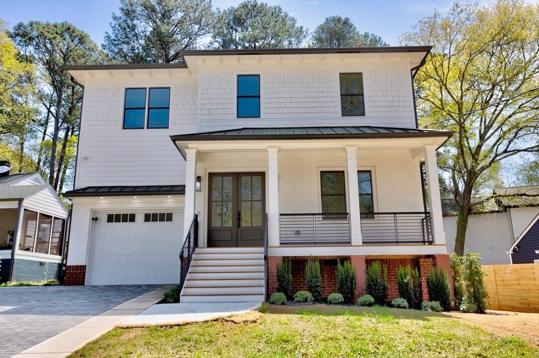 2611 Charlesgate Ave in Decatur, GA - Building Photo